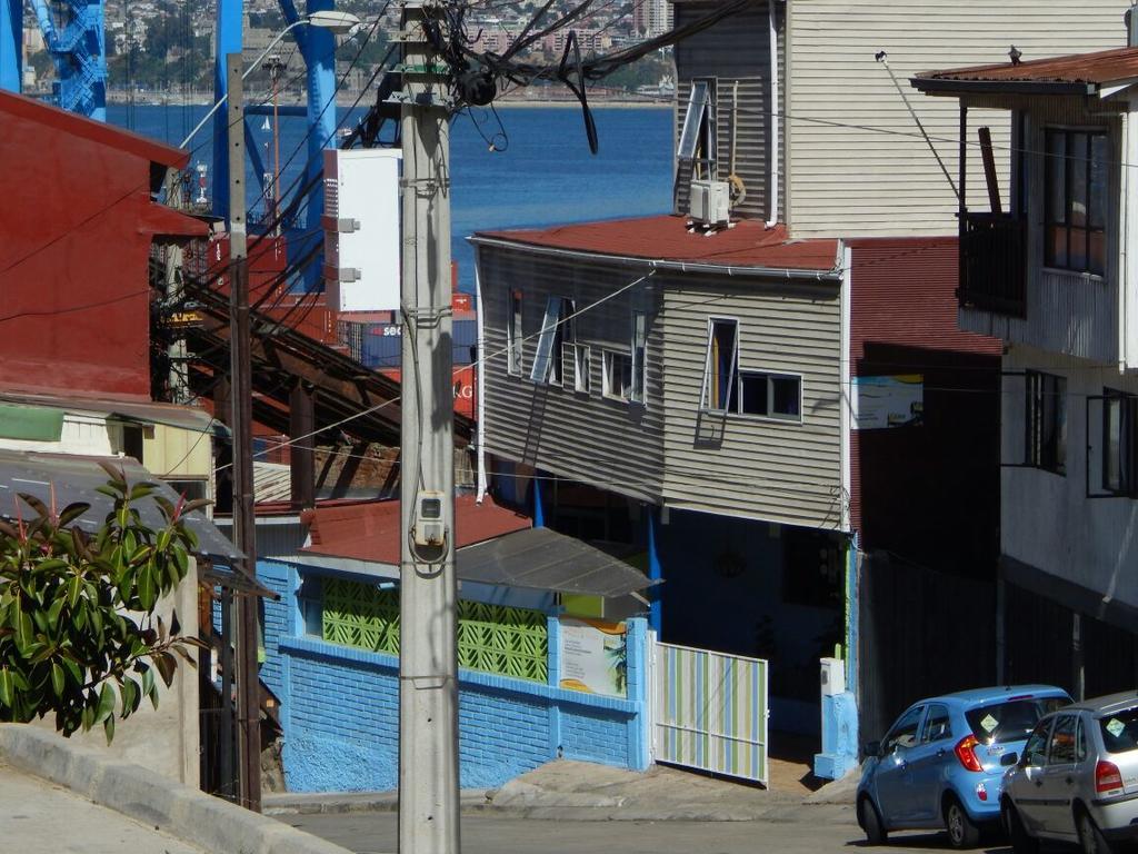 Hostal Recuerdos De Familia Bed & Breakfast Valparaiso Exterior photo