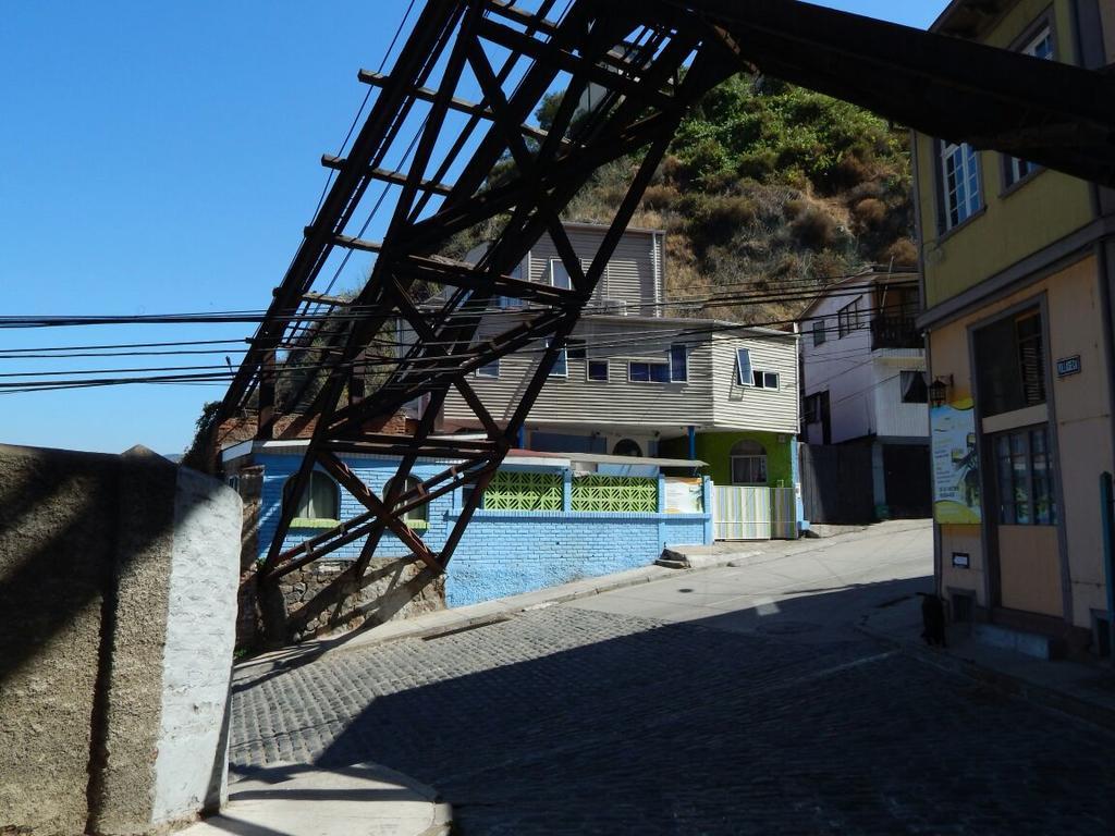 Hostal Recuerdos De Familia Bed & Breakfast Valparaiso Exterior photo